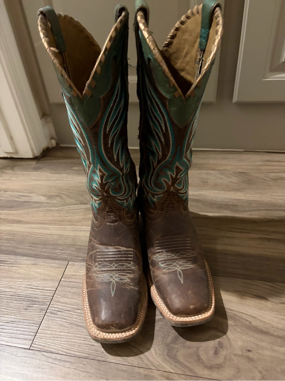 Ariat Women’s Square Toe Cowboy Boots